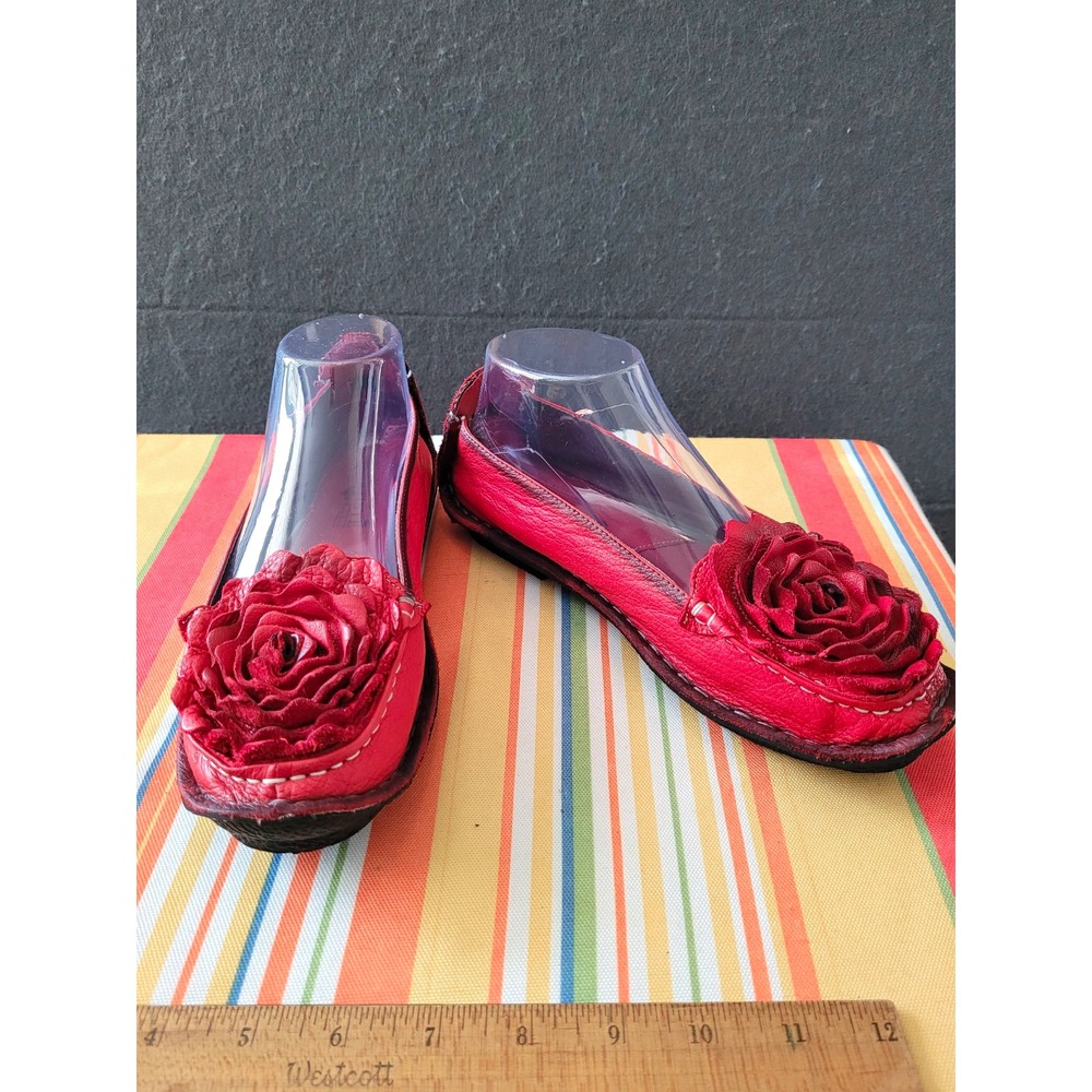L'Artiste by Spring Step Women's Red Leather Slip-On Flats Round Toe Flower 8